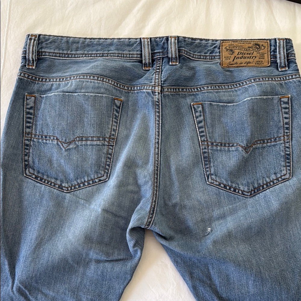 Men's Diesel Viker Straight Leg Jeans - Picture 4 of 9